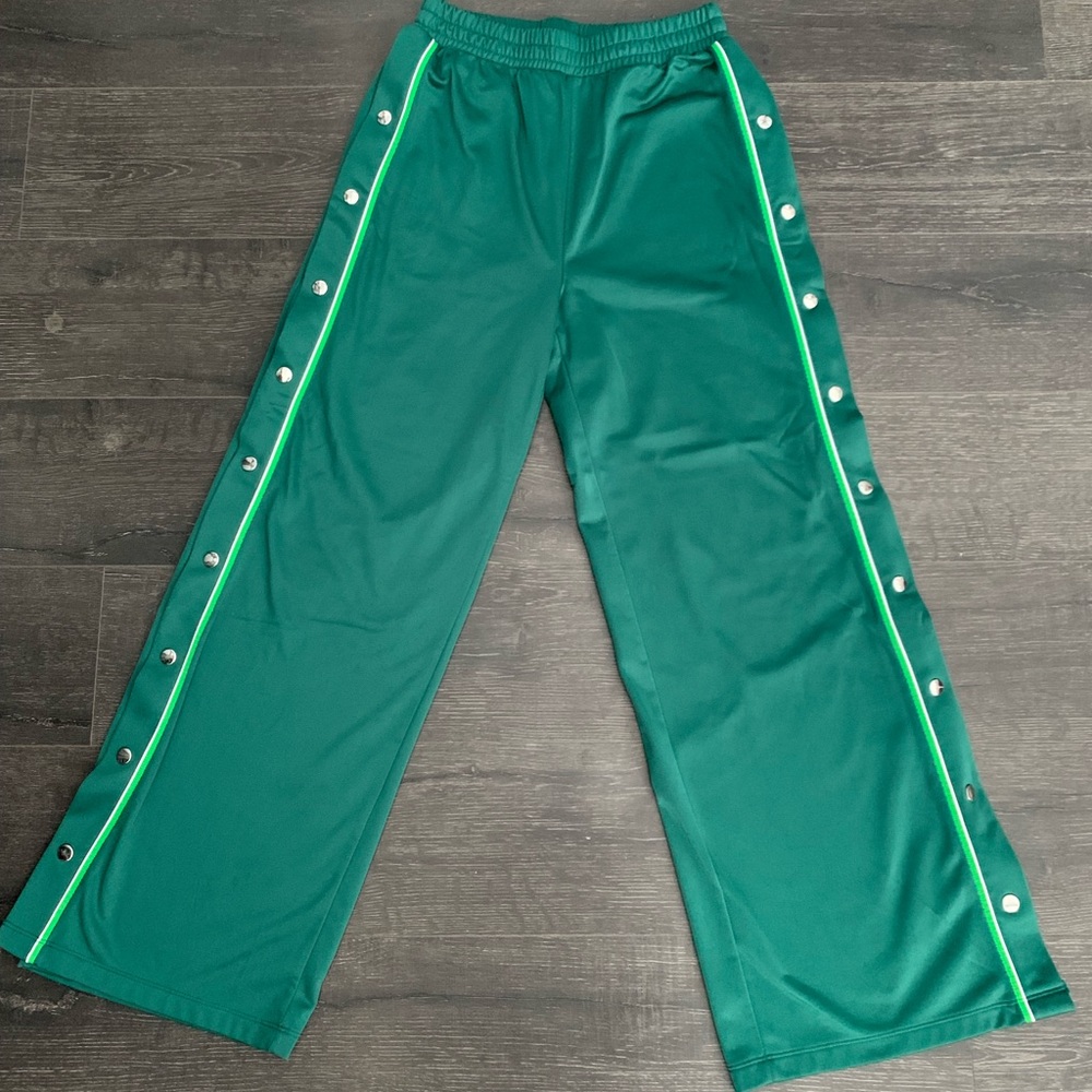 BUTTON DOWN SWEATPANTS